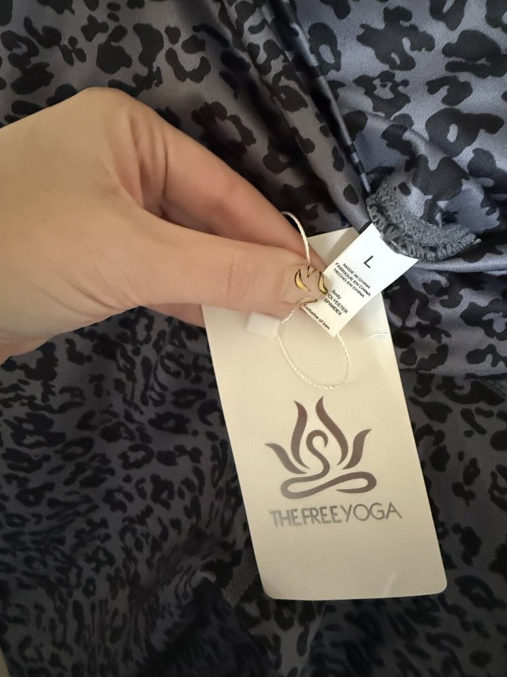 THE GYM PEOPLE/The Free Yoga Womens Large Leopard Print Leggings Gray Black NWT - Picture 2 of 3